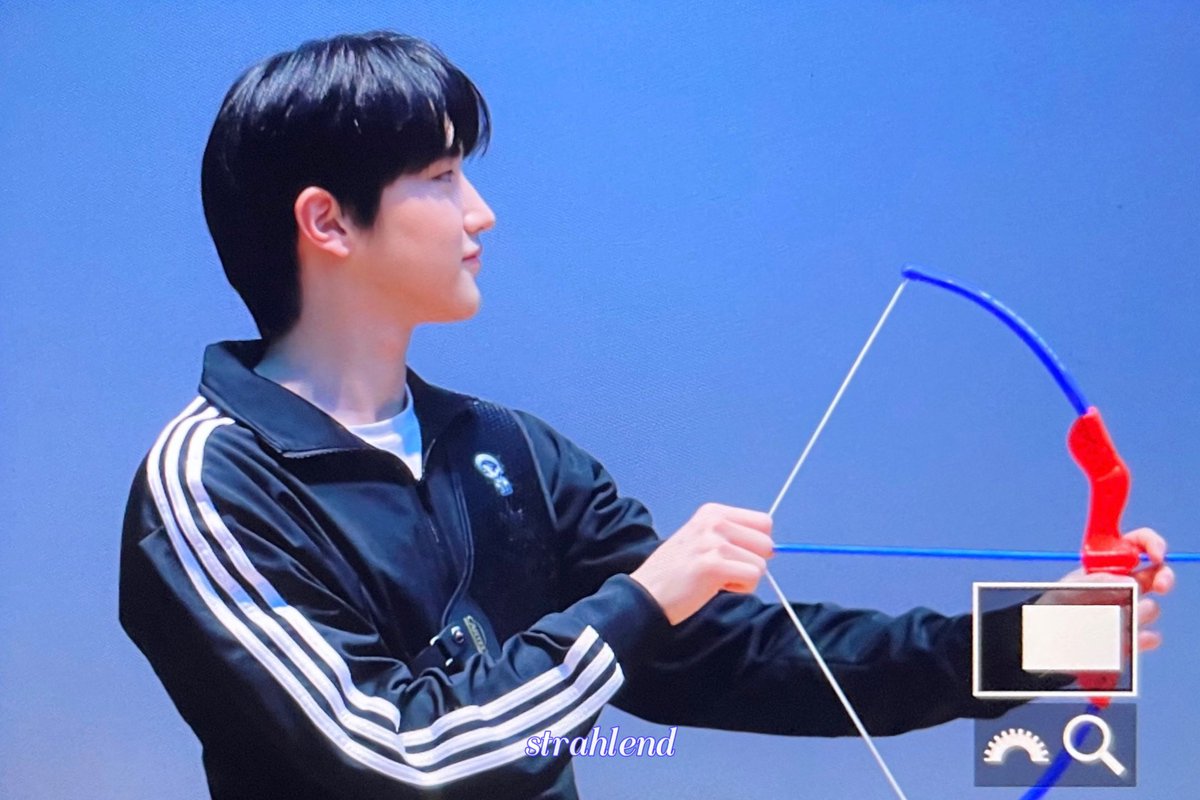 strahlend_th's tweet photo. 230312 날 쏘고 가라

#TNX #최태훈 #태훈 #TAEHUN https://t.co/mrmborxD8s