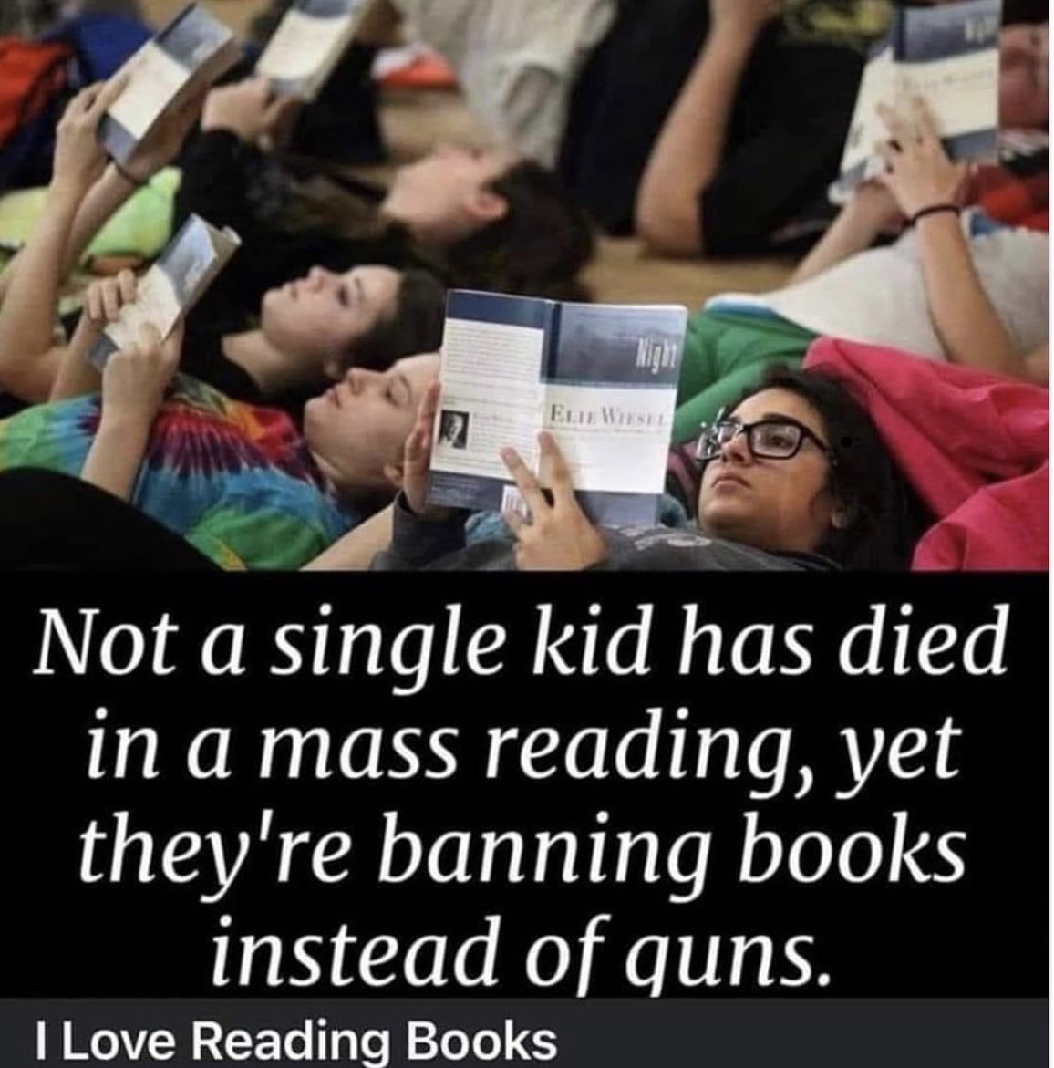 KatGraceWrites's tweet photo. #massreading #bannedbooks https://t.co/ttgPjIM9TU