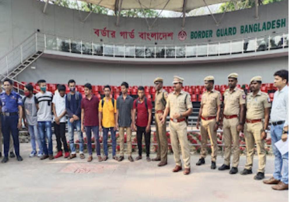 ভারতে কারাভোগ শেষে দেশে ফিরলো ৮ বাংলাদেশী যুবক
