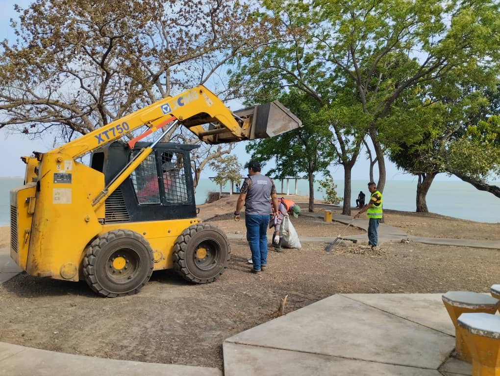 #DeInterés‼️Inicia proyecto de rehabilitación del Centro Turístico Balneario Las Playitas al sur de Guárico

Más información ⬇️
👁‍🗨 bit.ly/3Tdm4aO

#Guárico
#ChávezComunicador
#GuáricoProgresaYProduce