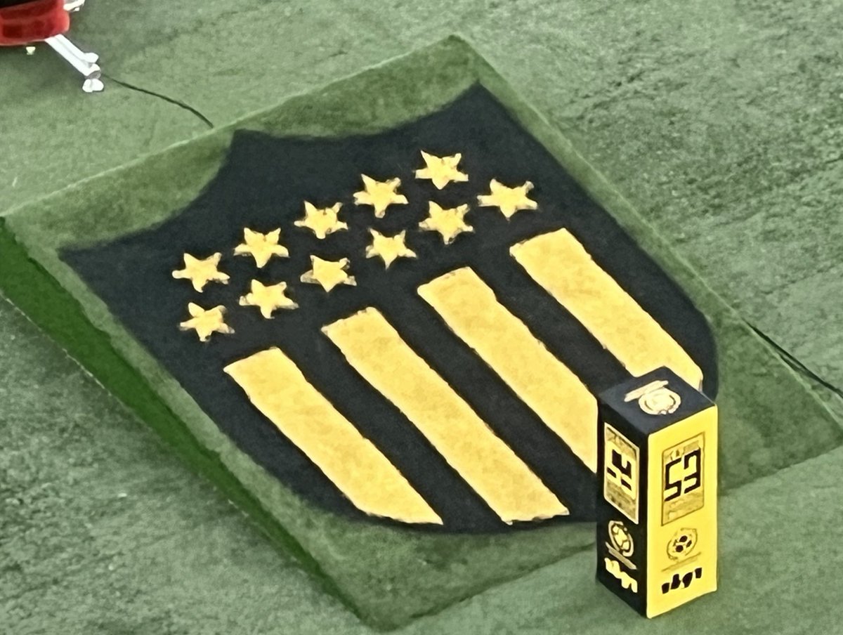 Cyntiabran's tweet photo. Hoy se vuelve al CDS con toda la ilusión, seguramente Arias repita la alineación q viene de vencer por Copa Sudamericana, ahora es otro el desafío para #Peñarol, mantener la punta en solitario. El plantel está muy motivado. Y el público partido a partido va creciendo en número! https://t.co/eHMpXNdsJs