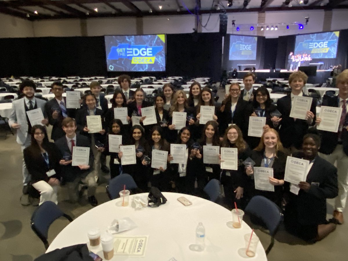 wcsBHSln's tweet photo. Talking about ROCKSTARS.. 34 ICDC qualifiers in 26 events… AND the State President..  New BHS record!!  #motivatedmotivated #dedicateddedicated #passion #purpose https://t.co/29Afwta06U