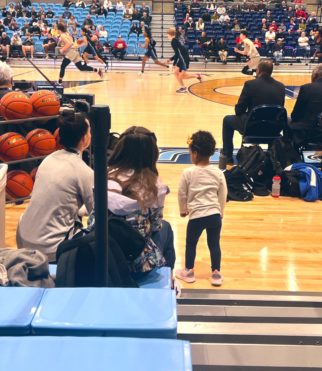 Proud to show my daughter and my niece what I get to do. Mom/Auntie life in sports 🥰🧡 #mamasgirl #livilou #milaboo #nwacwbb #nwacmbb @NWACSports