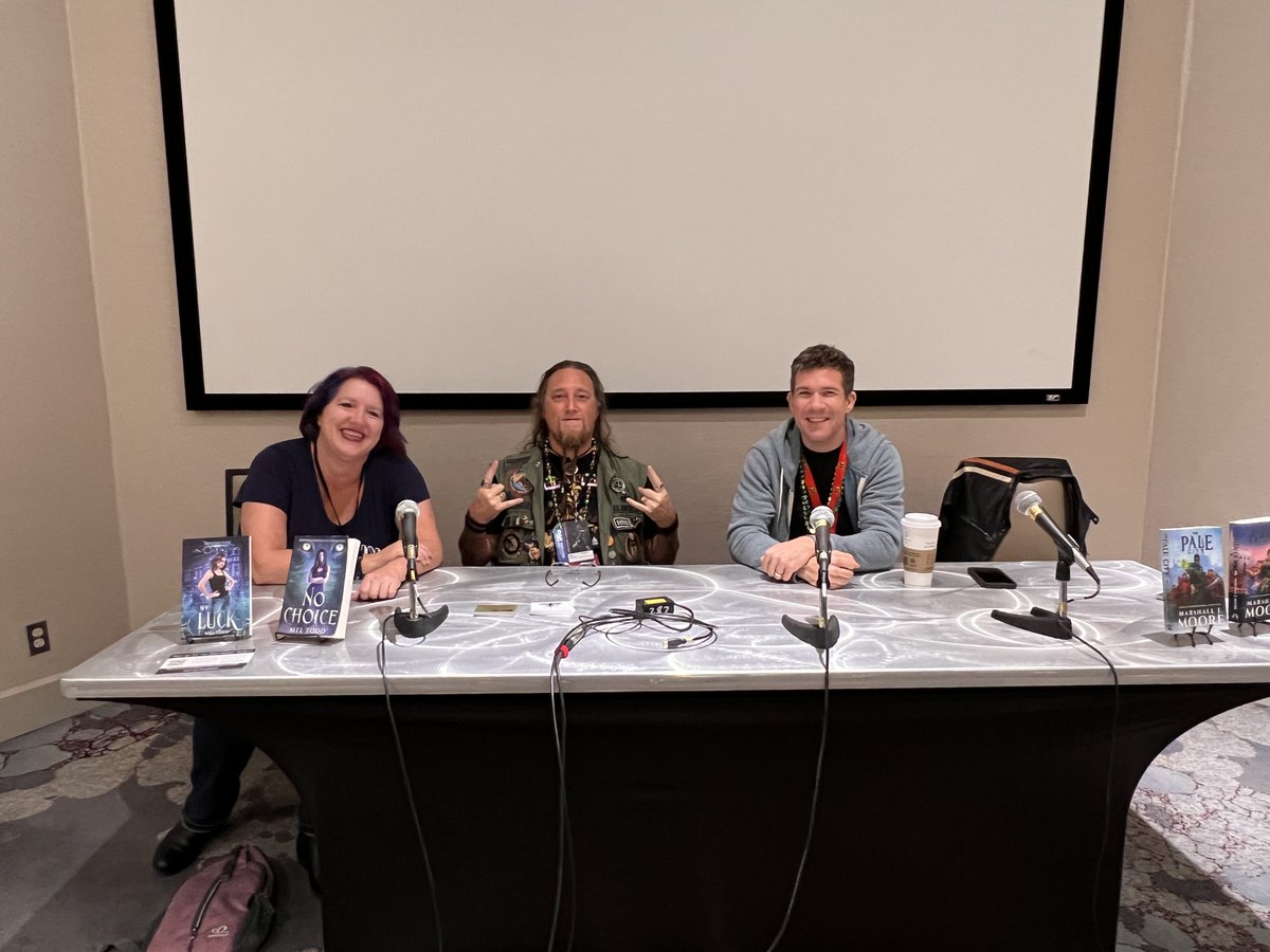 Nerdi_Gras's tweet photo. When the party goes late and you lose an hour of sleep, Sunday #NerdiGras panels are more intimate round table discussions/personal workshops. Thanks to our hard working authors, podcasters, &amp; panelists! #NerdiGras2023 #RingsOfPower #HowToBeAnAuthor #MarvelVsDC https://t.co/4jwYyJUhuJ