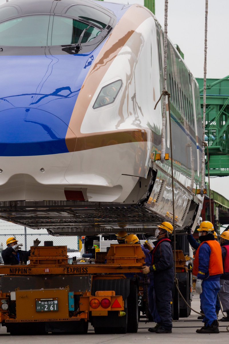 my_tt_p's tweet photo. 2023/3/6
北陸･上越新幹線向け新車水切り
E7系F46編成[幹ﾆｼ](F編成最終増備編成)

Fが空を飛ぶのもこれが最後 https://t.co/4k8qTNd9TZ