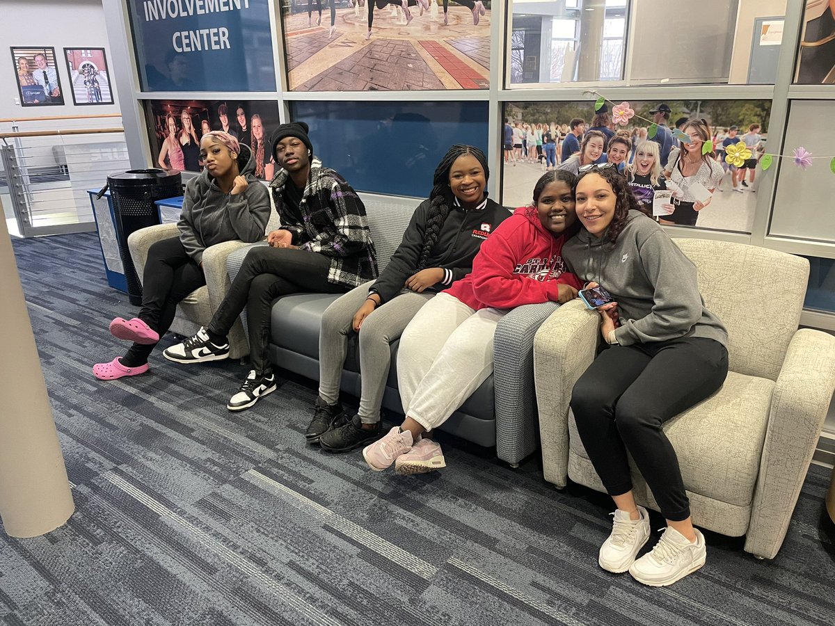 theAVIDkewpie's tweet photo. Our awesome AVID juniors visited @ColumbiaColg on Friday. What an awesome trip. We had a lot of interest in everything CC offers! #thanksCC https://t.co/3keTBofXxm