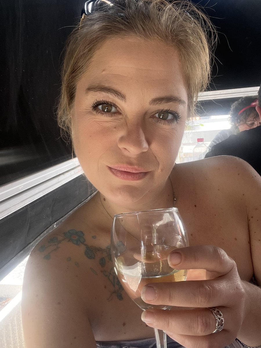 QueenNakoma's tweet photo. Your Queen is out and about so now do your duty and send!  •findom• https://t.co/dDk0MwH2QH