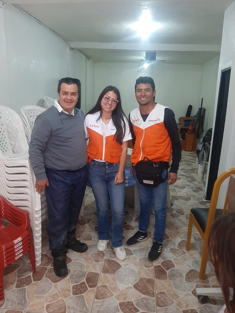 WorldVisionCO's tweet photo. ¡Para celebrar! En #Soacha, se hizo entrega de sillas y mesas en siete espacios entre fundaciones, instituciones educativas, espacios comunales y OBF, en donde niños y adultos se verán beneficiados con su aprovechamientos. Gracias @USAIDSavesLives #VenEsperanza https://t.co/ip5qmIUlVh