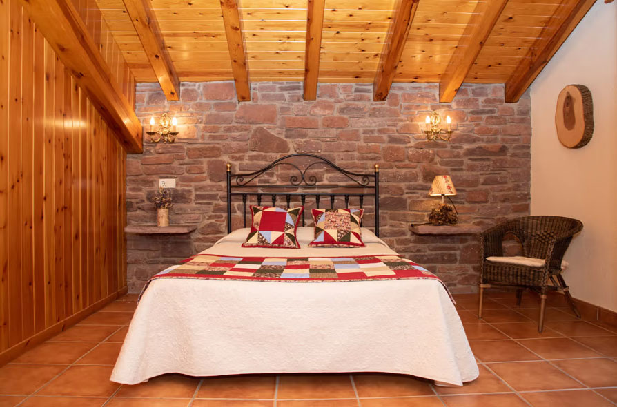 casesrurals's tweet photo. Avui us descobrim Lo Pallé de Cal Bosch. Està situat a 12Km de Sort dins del Parc Natural de l'Alt Pirineu.
🏡 Capacitat de 3 a 22 persones
👉 Comarca del Pallars Sobirà

#casesrurals #turismerural #pallarssobira #turismorural #casasrurales #calbosch #lleida #ig_catalonia https://t.co/TdVIdr9OLI