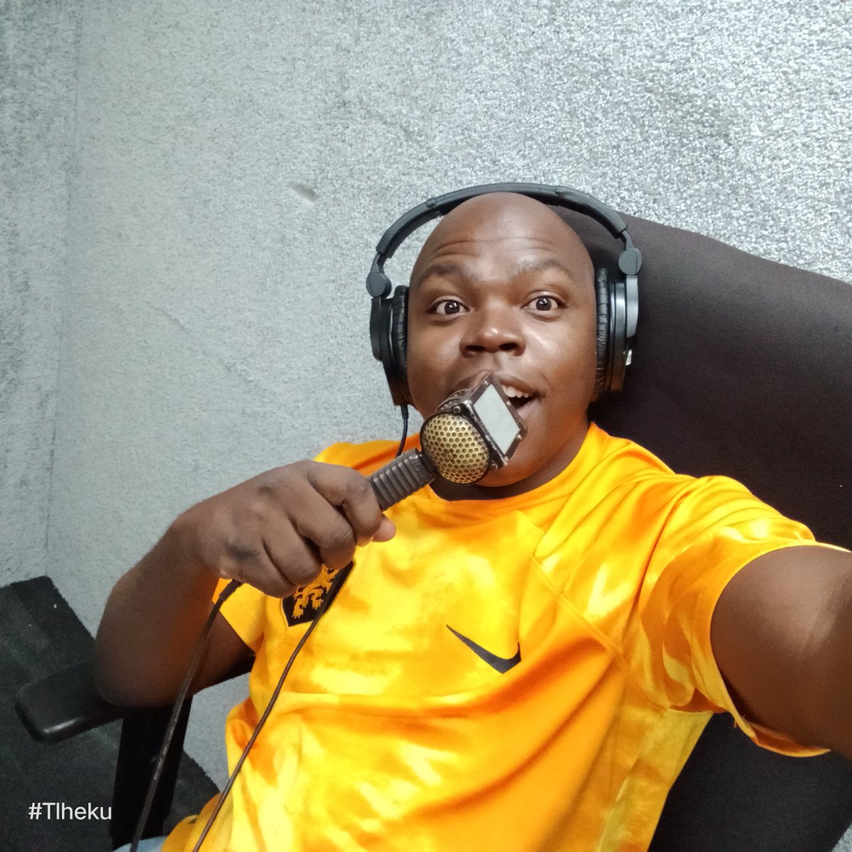 3DCommentator's tweet photo. #Tlheku..... I'm your host to dish out yet another exciting radio broadcast. 

Kaizer Chiefs vs Casric stars

📻 @Munghana
🕕 18h00

Wena u famba Na Mani Loko swiri so, remember.... it's David vs Goliath #NedbankCup2023 https://t.co/XOVamvV0V4