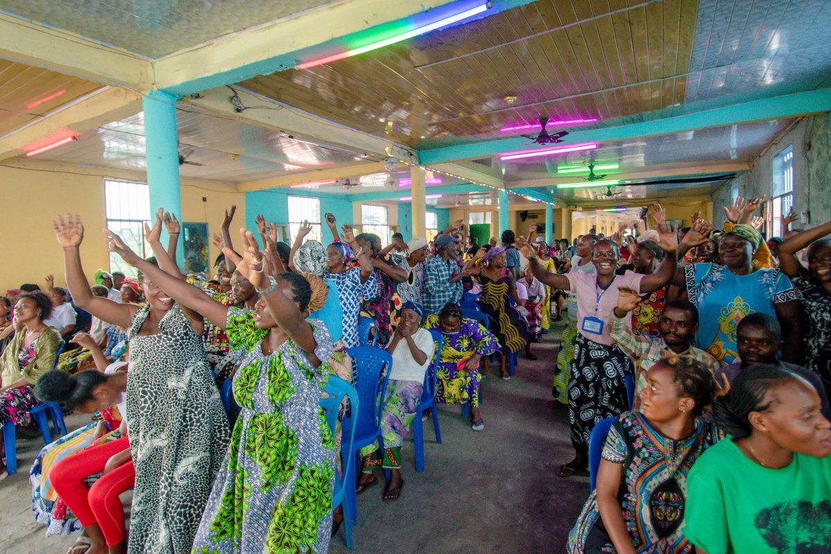 aadc_officiel's tweet photo. *AADC|KINSHASA|* 11 /mars/
Élections 2023: AADC Serpent de MOÏSE✌️HUGUETTE BAYALUKA installe 2 quartiers à masina; MAFUTAKIZOLA et MANDIANGU
AADC! Victoire ✌️! Victoire ✌️! Victoire ✌️!
@fatshi13
@Presidence_RDC 
@dkadimaofficiel 
@lusakuenoc 
@IsralMutombo11 
@senatrdc https://t.co/AfCYJwZDe0