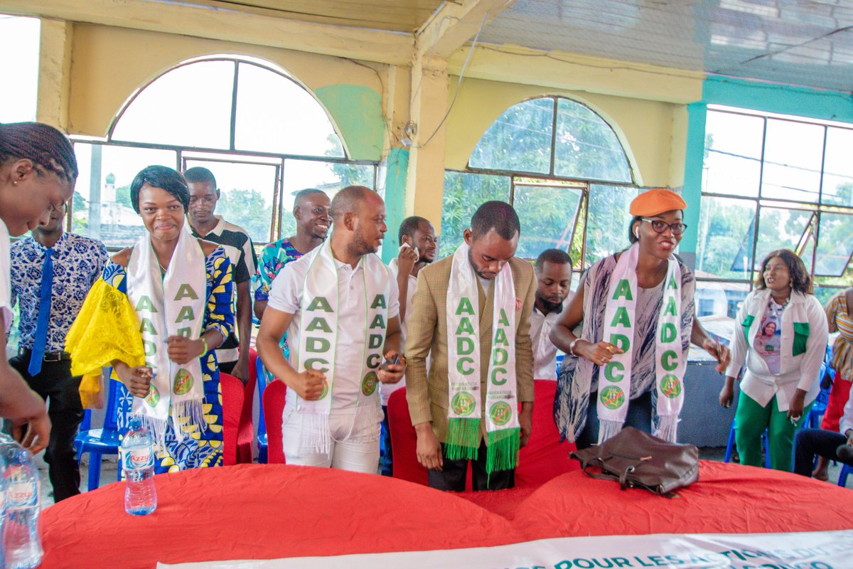 aadc_officiel's tweet photo. *AADC|KINSHASA|* 11 /mars/
Élections 2023: AADC Serpent de MOÏSE✌️HUGUETTE BAYALUKA installe 2 quartiers à masina; MAFUTAKIZOLA et MANDIANGU
AADC! Victoire ✌️! Victoire ✌️! Victoire ✌️!
@fatshi13
@Presidence_RDC 
@dkadimaofficiel 
@lusakuenoc 
@IsralMutombo11 
@senatrdc https://t.co/AfCYJwZDe0