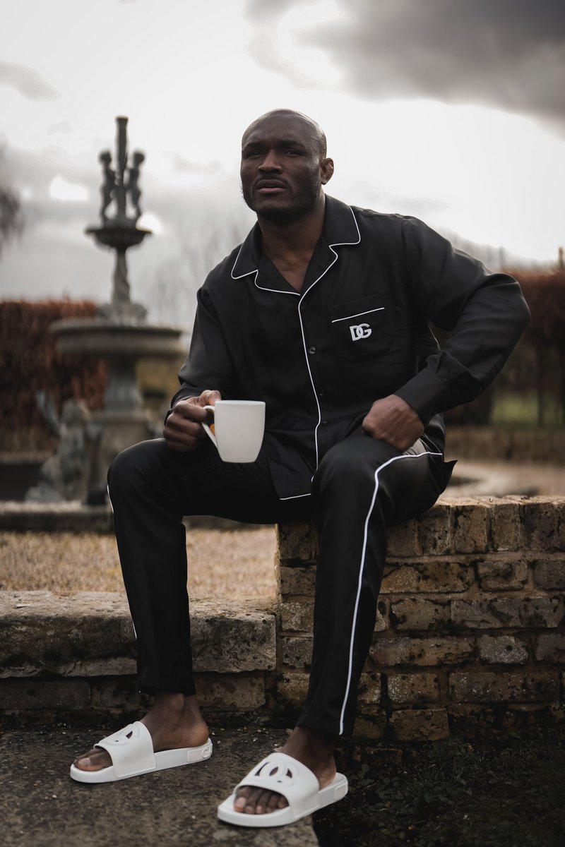 USMAN84kg's tweet photo. BY THE COUNTRYSIDE 😏☕️ 

#MARCH18TH #UFC286 #LONDON #ANDNEW https://t.co/AXFUuEdh29