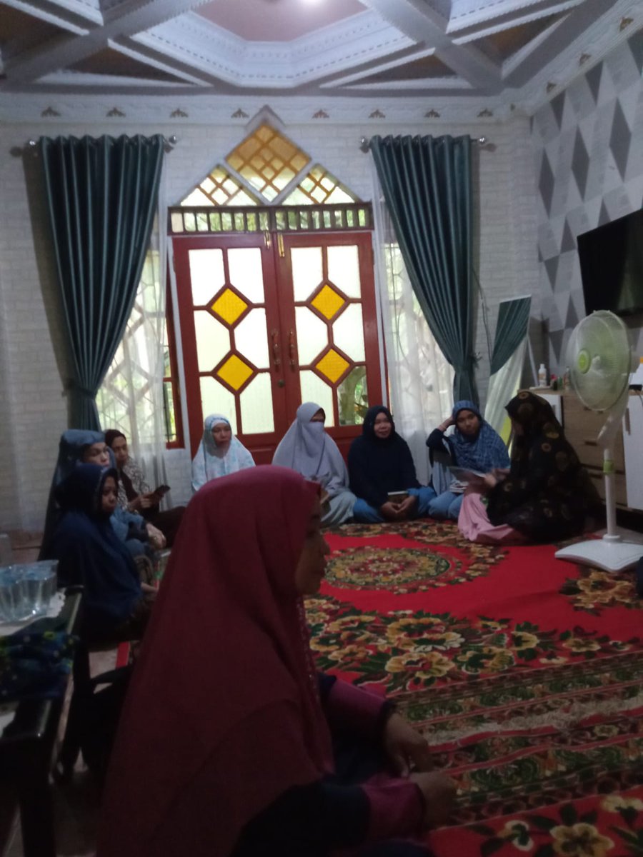 MayanNini's tweet photo. Pembukaan TPQ AULAADUN SHOLIHIN Binaan BKMT Kecamatan Baruga dilaksanakan di rumah kediaman Ketua BKMT Kecamatan Baruga pada hari Minggu, 12 Maret 2023 pukul 15.30 WITA - selesai. https://t.co/Ddzu9rvypU