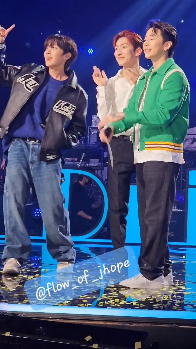 jhope_flow's tweet photo. 230307

박재범의드라이브 1열직관후기
(특별한건 없음...🥲)
#제이홉 #jhope #박재범 #JayPark #정동환

✅️셋리
그 무엇도 편집되어서는 안됩니다🔥
1. Chicken noodle soup
2. On the street (jhope ver.)
3. More +arson : 호비 섹시해....
4. Dynamite (tropical ver.)+ butter -살랑살랑 호비 https://t.co/SsJdy2trVY