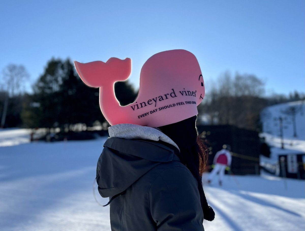mountpeter's tweet image. Reminder our  @vineyardvines sponsored race today includes a post-race DJ and discounted merchandise from 11a-2p! #mountpeter #vineyardvines #mountpetermemories #skiing #snowboarding #tubing #iskiny #ilovemyjob