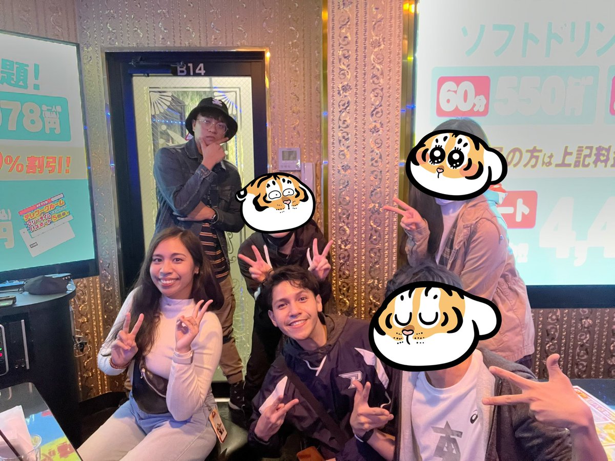 Unawhut's tweet photo. Had so much fun today!!! Thank you for having us for lunch and karaoke 🥰❤️ @datenkou @chiisanauta @Anba_LenU2B @Igx25 https://t.co/wRIoqFJmtn