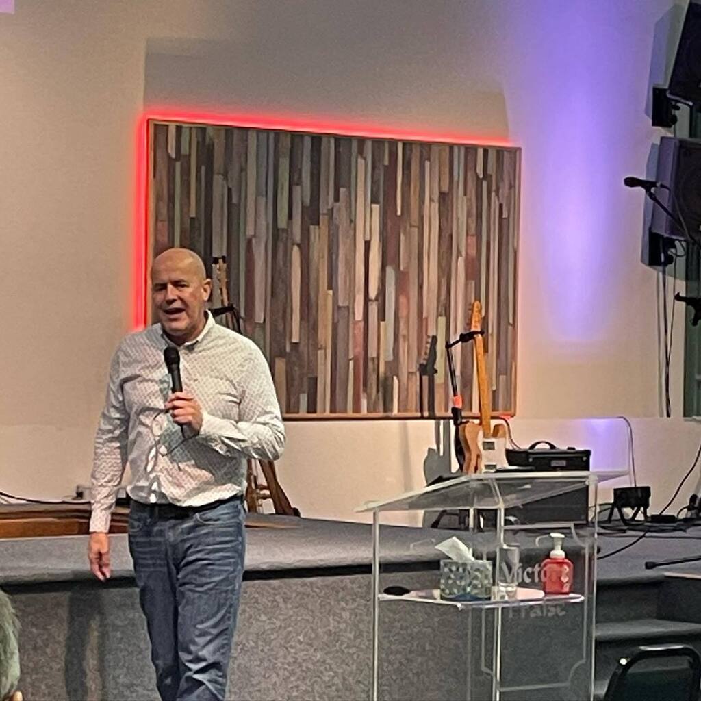 VictoryPraiseUK's tweet photo. What a morning we had with guest speaker Jonathan Edwards. We’re looking forward now to our Baptismal Service at 6pm tonight. https://t.co/lMU3GpLtmB https://t.co/RqKNw1iwOY