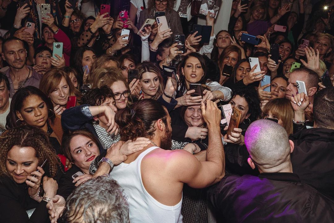 Altri scatti della serata di Milano.
Can la descrive come un’emozione unica ❤️

#CanYaman #CanYamanForChildren #BreakTheWallTour2023