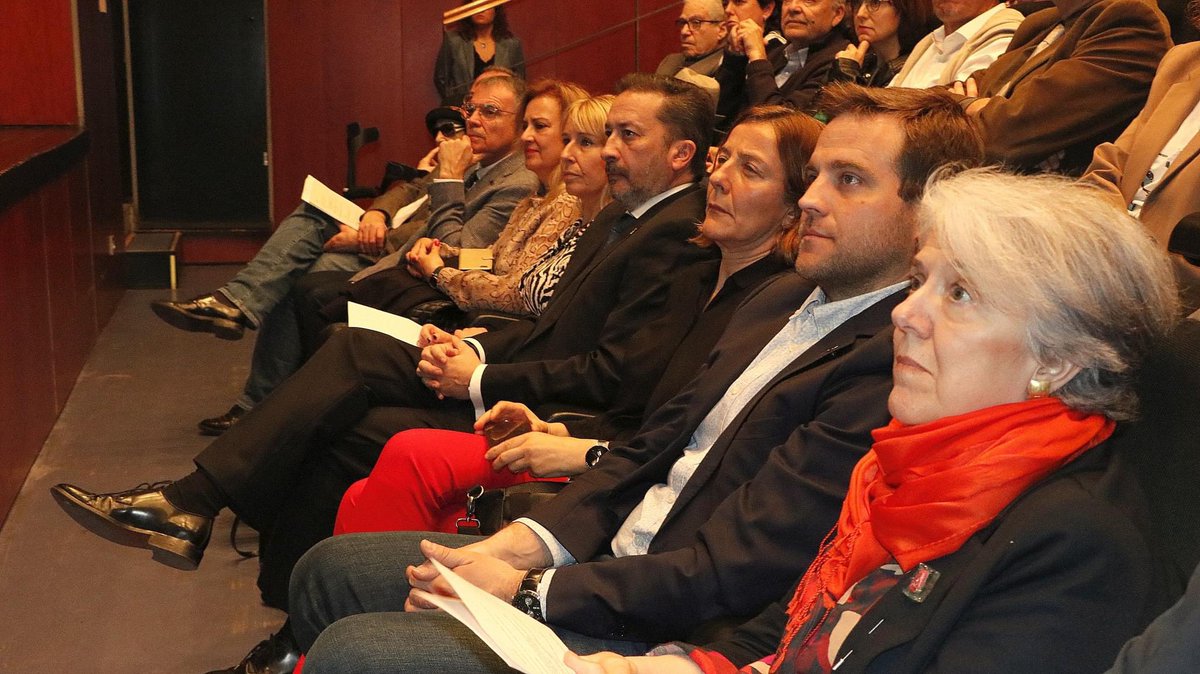 Blanes_cat's tweet photo. Notícia: Lliurats els 59ens #PremisRecvll Les guanyadores de Narrativa i Teatre són mare i filla: Maria Martí i Laura Masmiquel Completen el palmarès Josep Masats (Poesia), Jaume Planas (Periodisme), Gemma Busquets (Retrat Literari) i Naiara Burke (Cançó)
https://t.co/mEmpUb3SJi https://t.co/5uVky1vktG