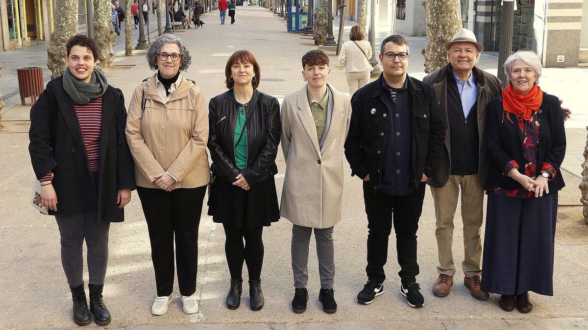 Blanes_cat's tweet photo. Notícia: Lliurats els 59ens #PremisRecvll Les guanyadores de Narrativa i Teatre són mare i filla: Maria Martí i Laura Masmiquel Completen el palmarès Josep Masats (Poesia), Jaume Planas (Periodisme), Gemma Busquets (Retrat Literari) i Naiara Burke (Cançó)
https://t.co/mEmpUb3SJi https://t.co/5uVky1vktG