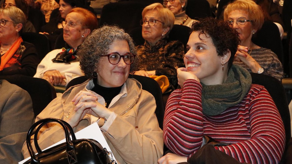 Blanes_cat's tweet photo. Notícia: Lliurats els 59ens #PremisRecvll Les guanyadores de Narrativa i Teatre són mare i filla: Maria Martí i Laura Masmiquel Completen el palmarès Josep Masats (Poesia), Jaume Planas (Periodisme), Gemma Busquets (Retrat Literari) i Naiara Burke (Cançó)
https://t.co/mEmpUb3SJi https://t.co/5uVky1vktG