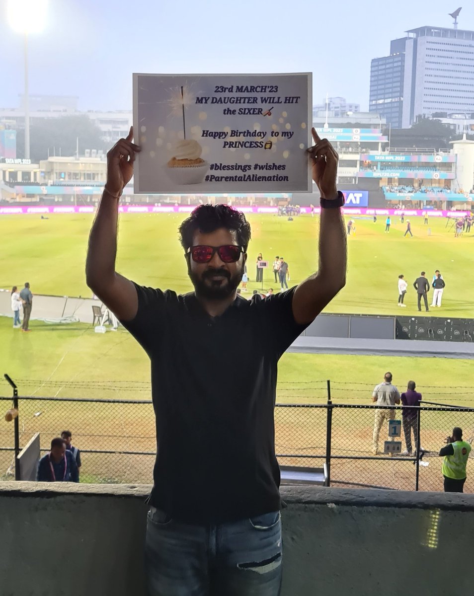 suresh_mra's tweet image. 23rd MARCH&apos;23 
MY DAUGHTER WILL HIT the SIXER🏏

Happy Birthday  to my PRINCESS👸

#blessings #wishes
#ParentalAlienation
#Mumbai
@wplt20