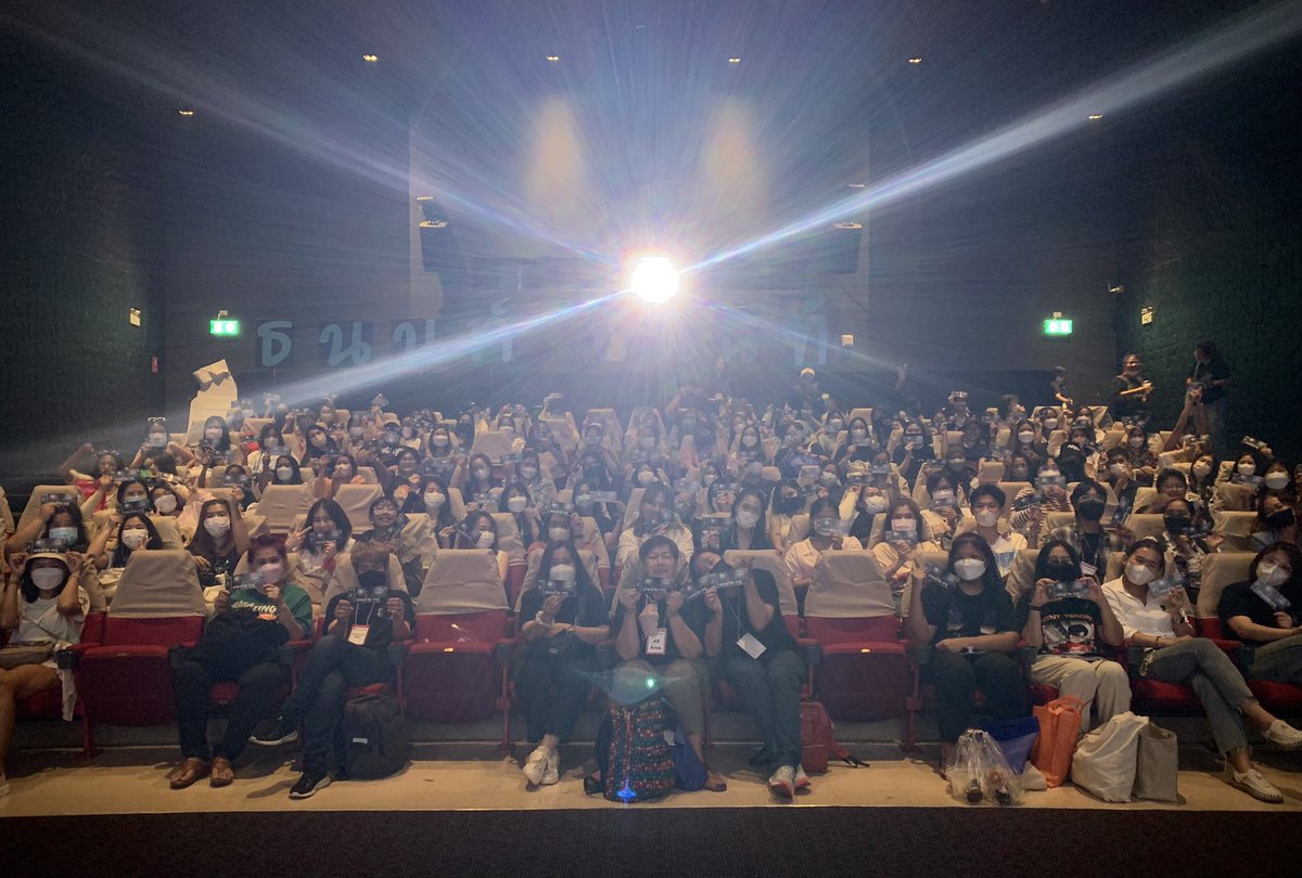 บรรยากาศความชื่นมื่นของ #nontfam ก่อนน้ำตาแตก 🥹 รอบเหมาโดยเมนผู้แสนดี ขอบพระคุณป๋า #NONTTANONT ค่าาาา  😆🙏♥️ #NONTFAMFestEP01 #behindthelens