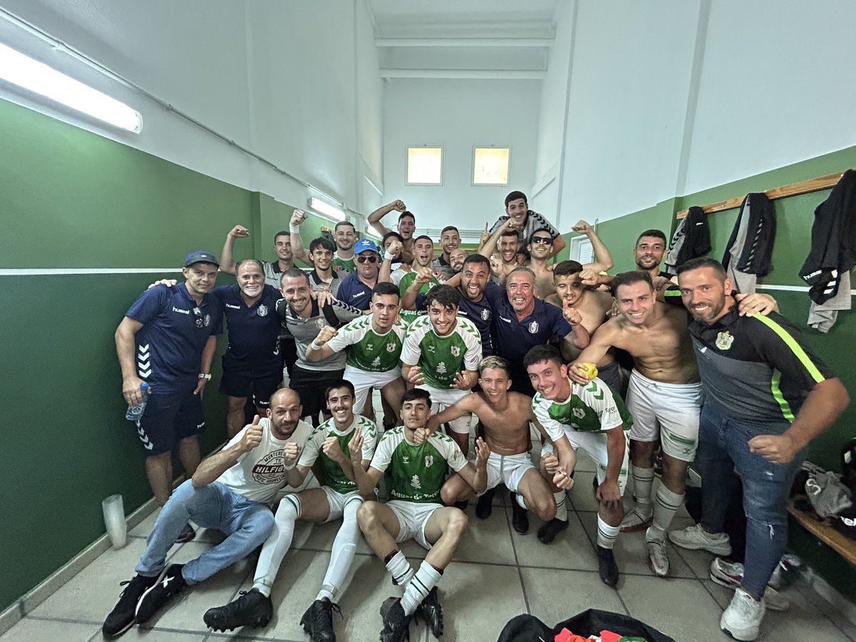 ➕3️⃣Victoria importantísima que nos coloca terceros.

El gol de <a href="/juliancrem/">julian</a> en la primera parte nos hace vencer al <a href="/sporting_tias/">Sporting Tías</a>. 

💚🤍¡Grande, equipo!

#SentimientoVerdiblanco #AguasdeTeror #Teror