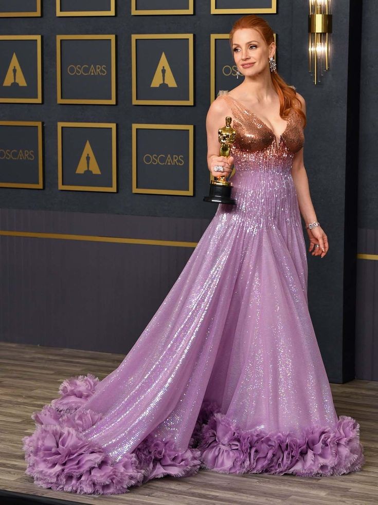 🧵Todos los looks de las ganadoras del Oscar a mejor actriz en rol protagonico en la alfombra roja. (Siglo 21) 
#Oscars2023 #Oscars #oscarsredcarpet #Oscars95