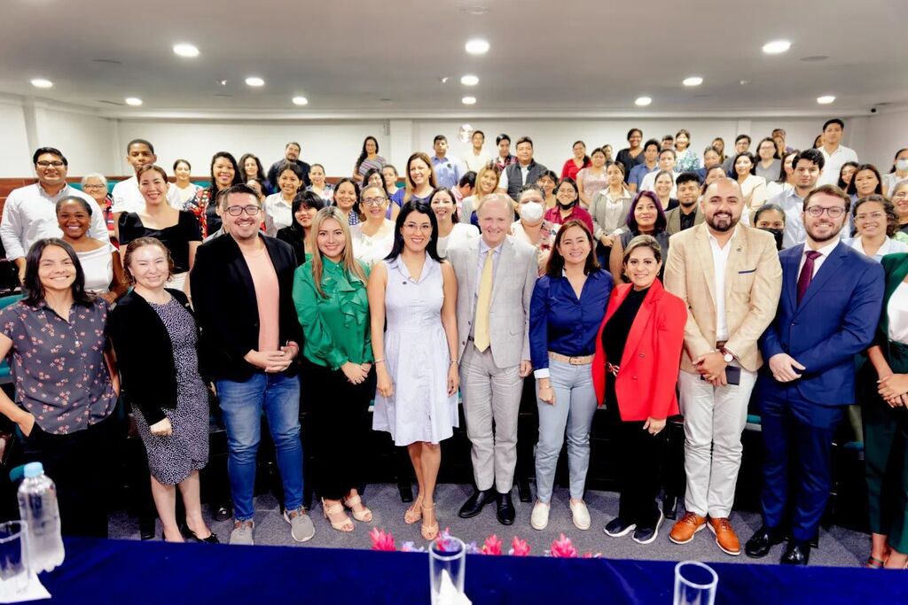 JodiePL's tweet photo. Ha sido una semana intensa pero sumamente gratificante, en especial porque también se celebró el Día Internacional de la Mujer #8M. Siempre tendré como meta, en cada espacio en el que esté, ofrecer la mejor formación posible en #liderazgo para hombres y … https://t.co/IJe4zcqNUB https://t.co/HlddXxjVy3