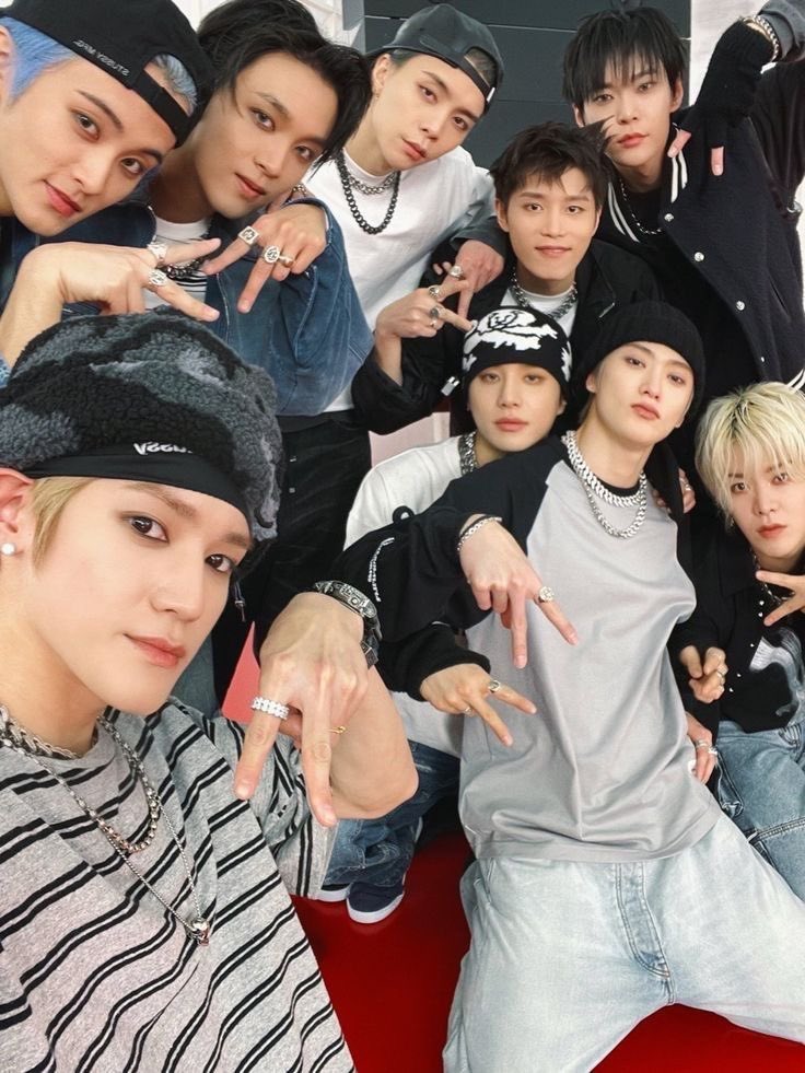 a thread on how i think nct 127 would use a glue stick