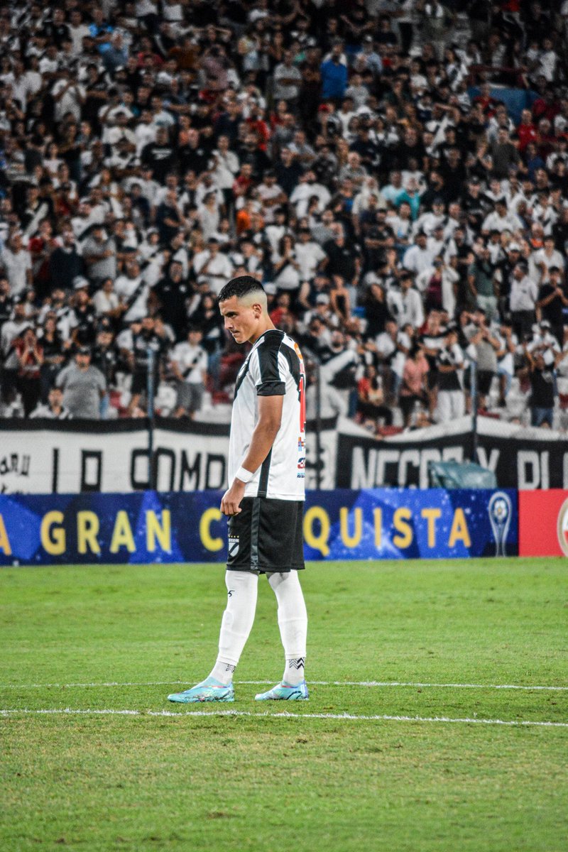 🇺🇾 Muy sorprendido con el Campeonato Uruguayo que está haciendo Juan Millán (21).

Templanza, elegancia e inteligencia, todo eso tiene el volante central de Danubio.

Vital su trabajo en el esquema de Conde, primer pase y balance del equipo, debilidad personal.