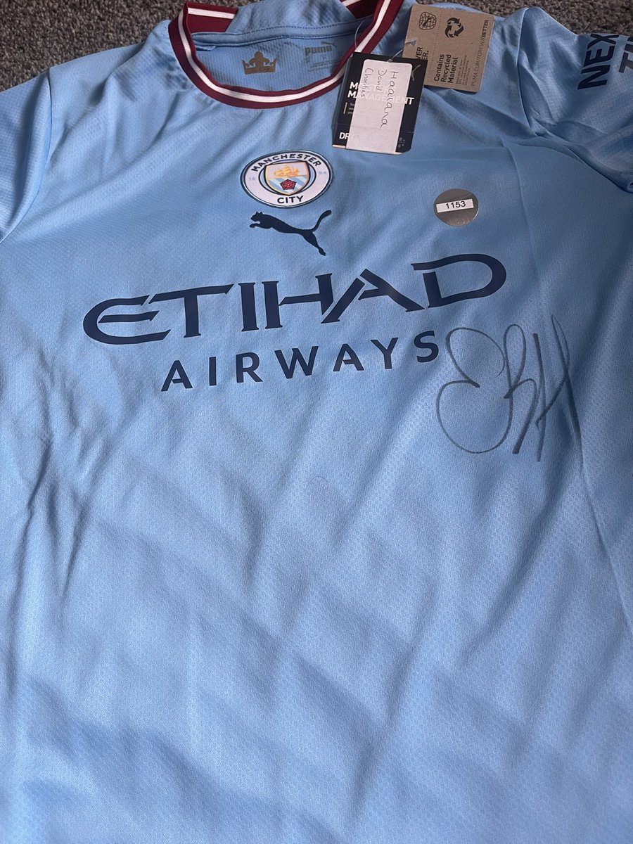 ShaysTriathlon's tweet photo. Massive Thank You @ManCity for sending shay a @ErlingHaaland shirt to raise money for @BluebellWoodCH 

Please DM to make an offer 

Every penny from this auction to the hospice and it will help the children and the families 

Thank You https://t.co/m6KNmA1fyP