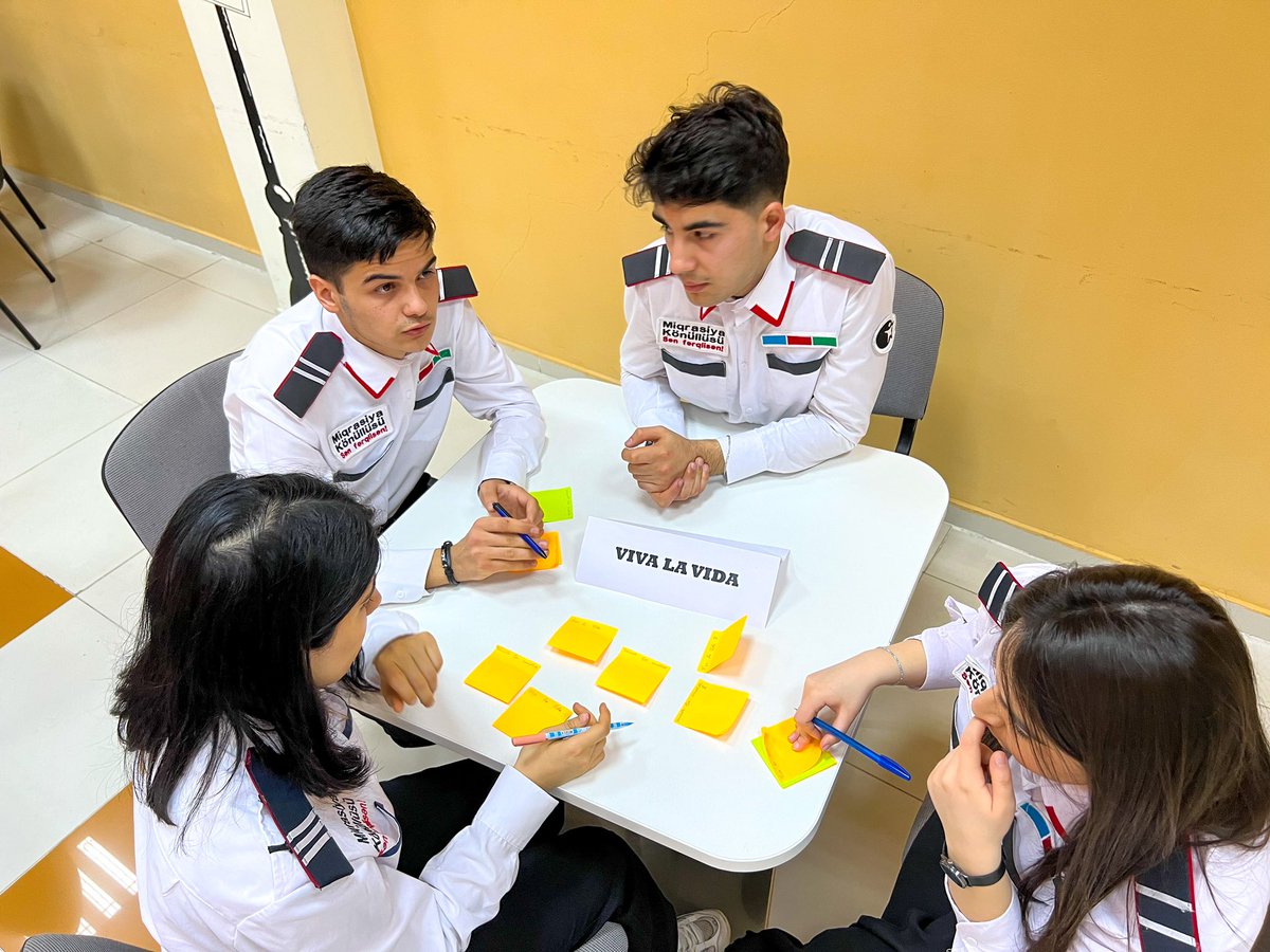 MigvolunteerAze's tweet photo. "Miqrasiya Könüllüsü" İctimai Birliyinin təşkilatçılığı və Sabunçu Gənclər Evinin təşkilati dəstəyi ilə "Parlaq Gənclik" intellektual yarışı baş tutub!🤩 

#MiqrasiyaKönüllüsü #sənfərqlisən #MKIB #ParlaqGənclik https://t.co/Z1u5AcdYAo