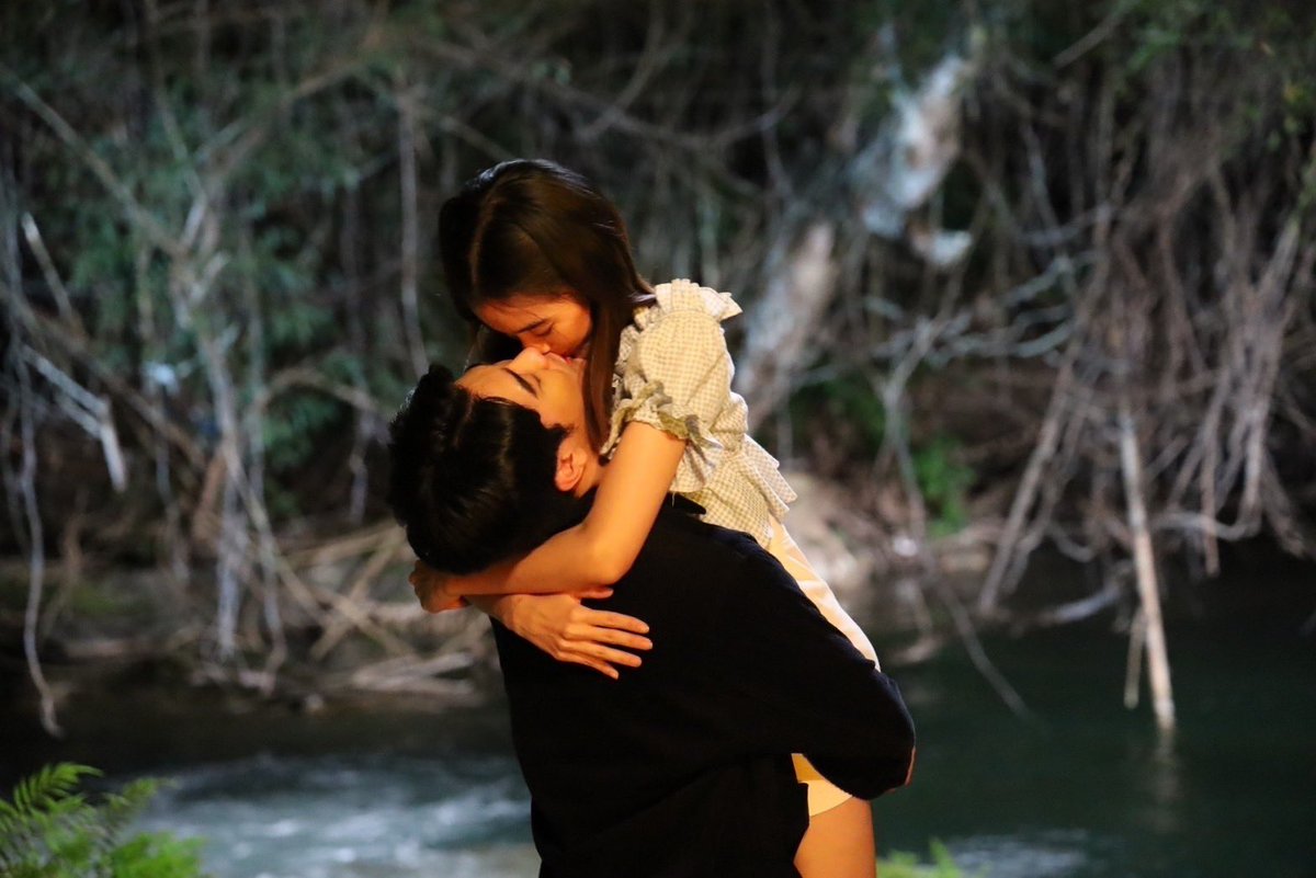 euroyotsawat's tweet photo. จุ๊ฟๆๆๆๆๆๆ นะคะที่รัก ฮักหลายย #ฮักหลายมายเลดี้ตอนจบ https://t.co/4ajBWYtiZN