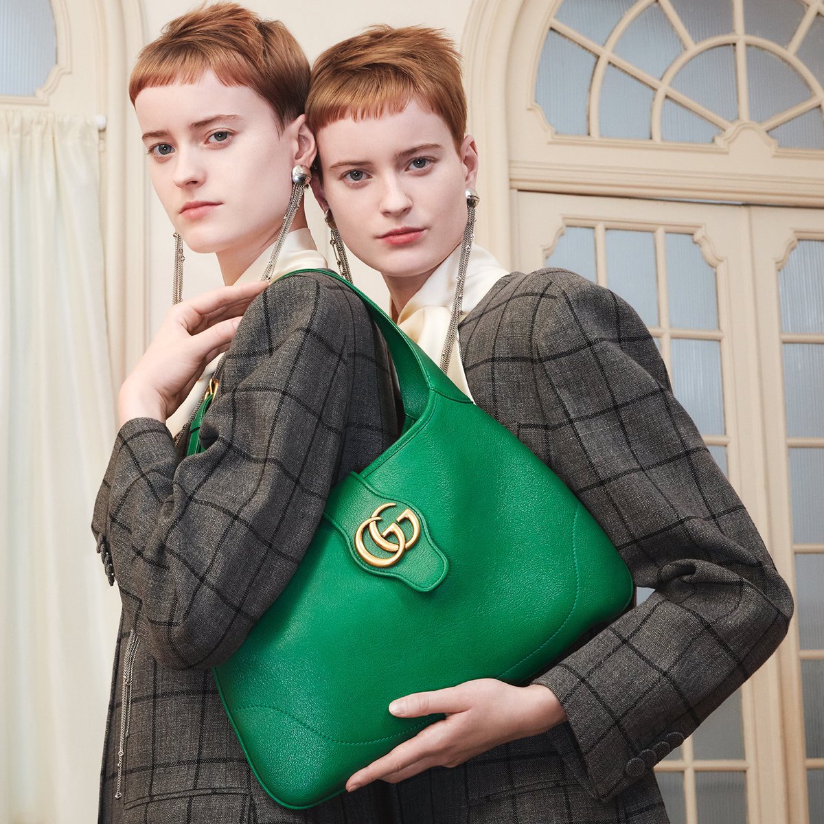 gucci's tweet photo. Inspired by a design from the Gucci Archive, the #GucciAphrodite features a soft silhouette and a GG emblem. Discover more https://t.co/LpBGJfu5cT #GucciSS23 https://t.co/WfqlNJ4lkk