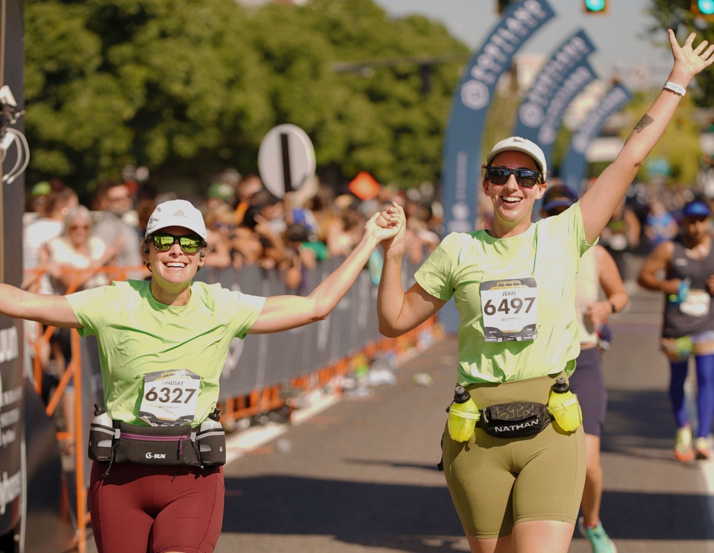 PDXMarathon's tweet photo. Who is holding your hand at the finish line? Tag them in the comments! #pdx #portland #portlandmarathon #pdxmarathon #runportland β£#pdxrunning #runoregon #portlandrunning #runpdx #runner #marathon #halfmarathon #run #marathontraining #halfmarathontraining #runningmotivation https://t.co/9I8c3fE11f