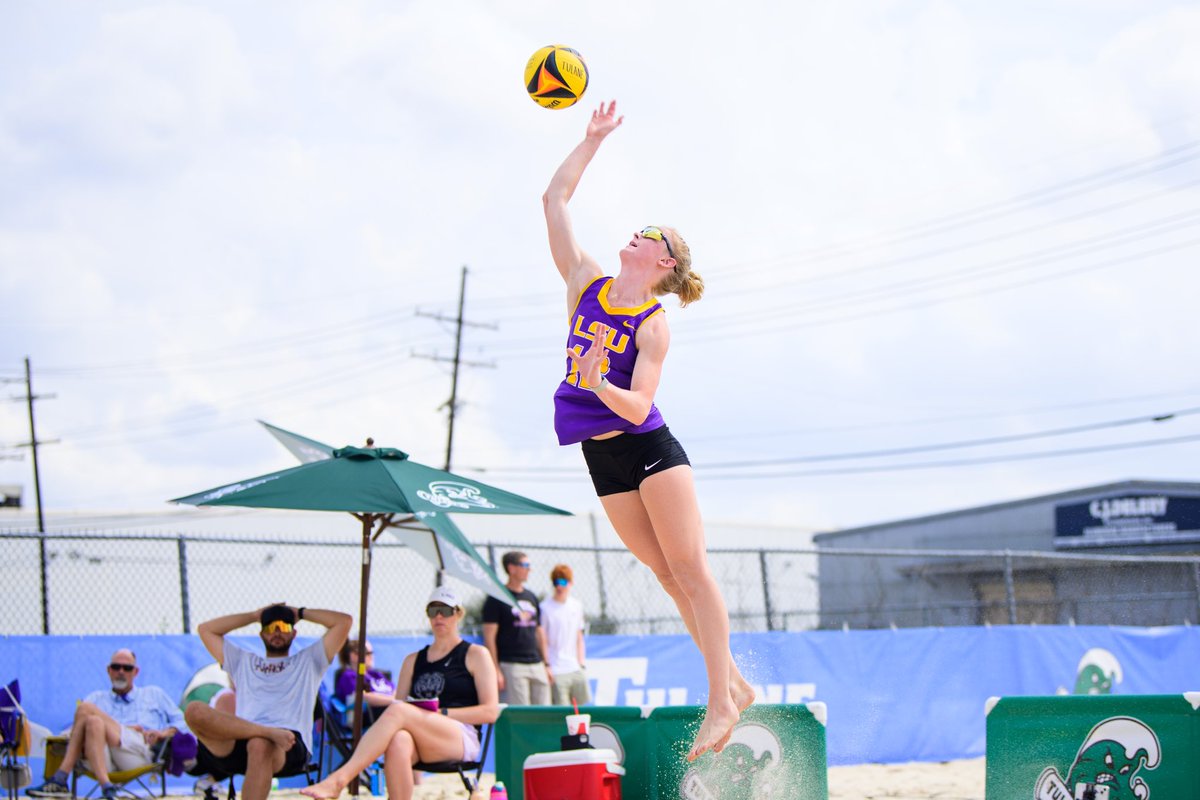 LSUBeachVB's tweet photo. Happy Birthday, Amber 💜💛 https://t.co/1uPpjnHKnE