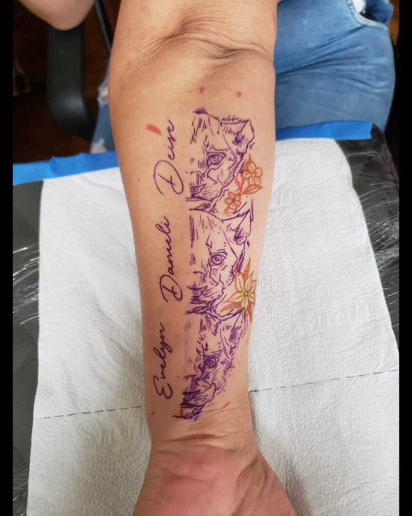 malkavian666's tweet photo. Mãe leoa cuida, mas ensina. Protege, mas também solta no mundo. 

#art #ink #tattoo #tattoos #tattooideas #tattoodesign #instatattoo #tattooink #tattoos_of_instagram #tattooartist #tatuagem #bodyart #bodyarttattoo #mae #tattoomaeefilhas https://t.co/aolxKsPw4h https://t.co/LoAV0PDy63