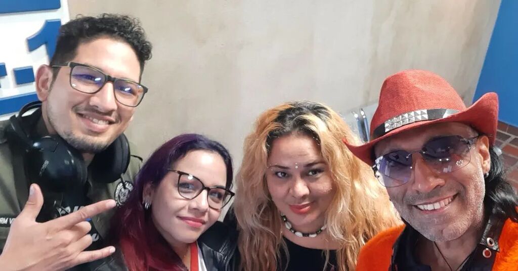 culpablesdetodo's tweet photo. Con nuestro invitado @enrique_cardozat en @941lafm presentando "Perdí mi libertad " feat @alsegura https://t.co/tE6jiy3Tan https://t.co/wnXCaJI9ZB