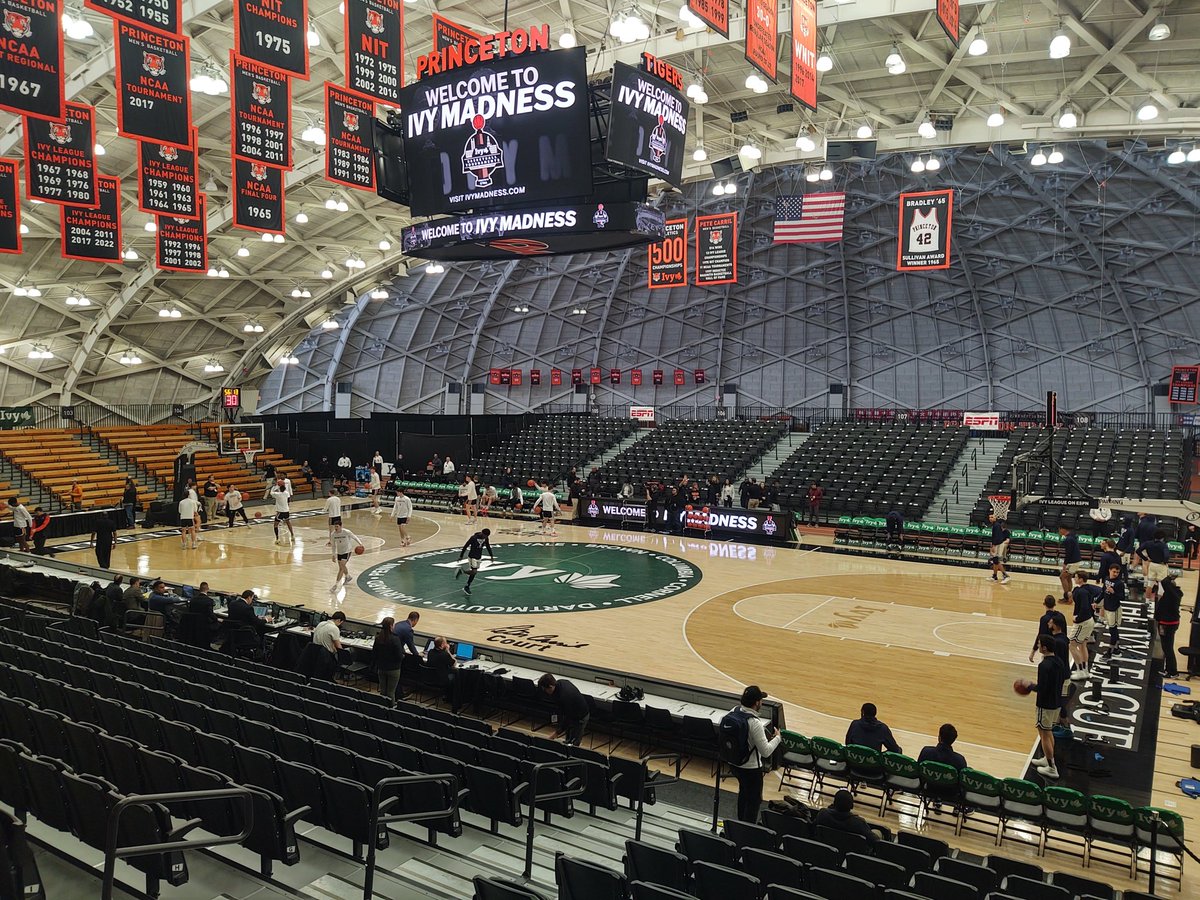 spelledwithaZ's tweet image. Good morning from #IvyMadness where @PrincetonMBB and @YaleMBasketball meet for the @IvyLeague Title. 

On the call for the Princeton Sports Network from @Learfield with @masonhooks2020 at 12p