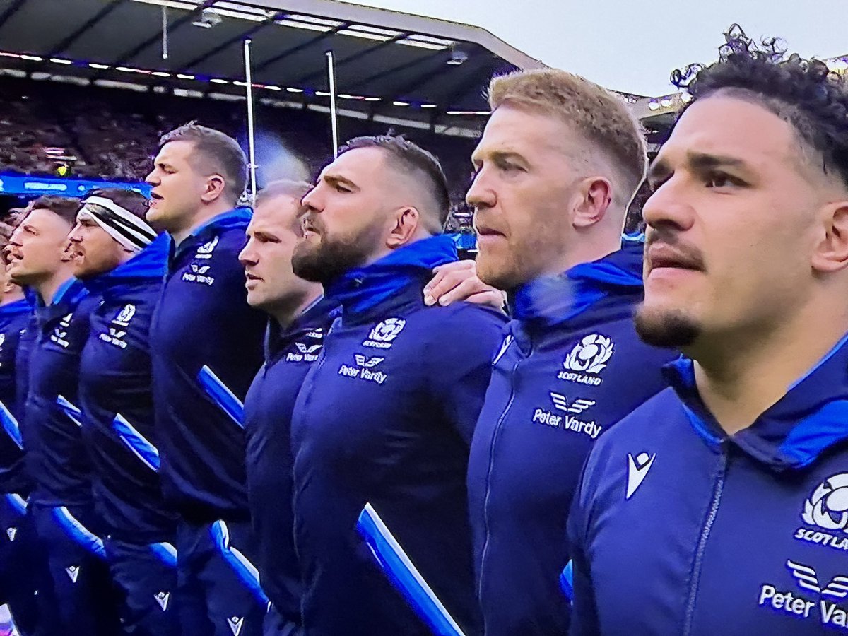 Rafael_Roca's tweet photo. Tarde de rugby con @MovistarRugby, Edu Téllez y Manolo Moriche. Siempre con Escocia. ¿Por dónde pasan las opciones de los escoceses para dar la sorpresa? #UneteALaMele @MovistarPlus https://t.co/Z91jwkdV79