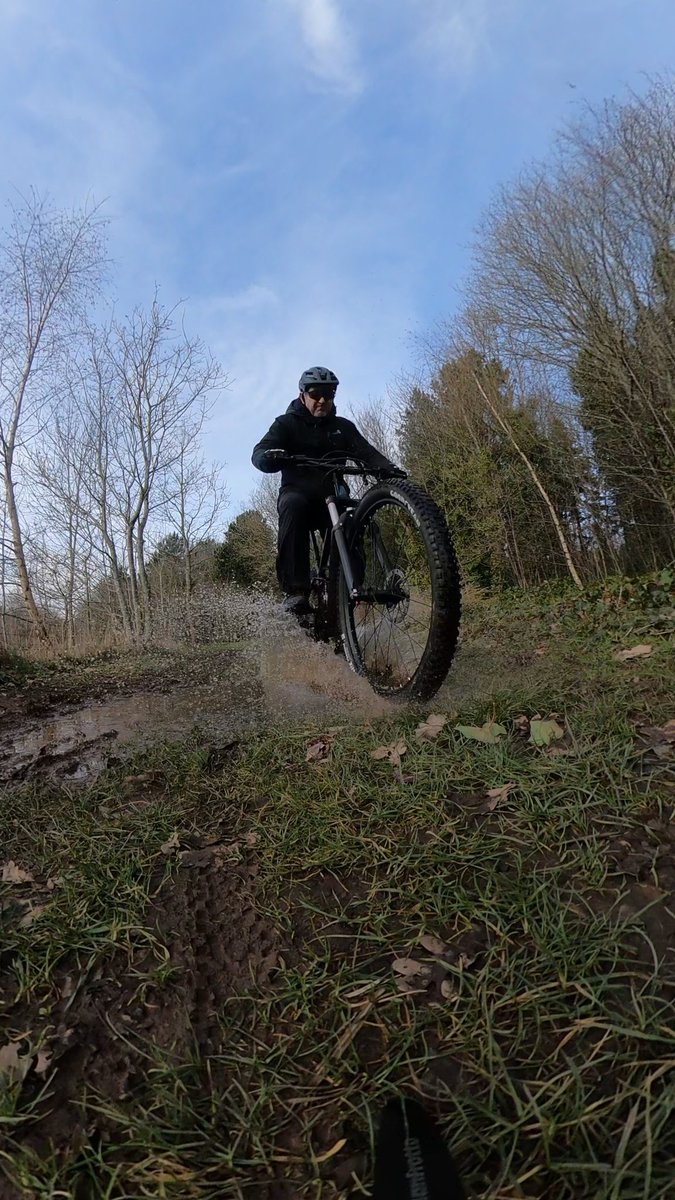 Nasty conditions out on the trail this morning with a few sketchy moments thrown into the mix. 
#gopro #gopromax #norcobike #mountainbiker #mountainbikelife