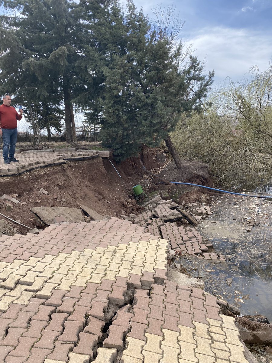 Tunceli Belediye Başkanı Mehmet Fatih Maçoğlu ve arkadaşlarıyla birlikte Gölbaşı ilçemiz ve Harmanlı Beldemizde deprem bölgesini gezip sorunlara çözüm noktasında görüşmeler yaptık.