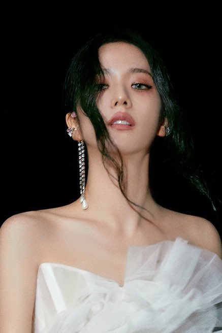 JISOOKIMDOTCOM's tweet photo. The assignment is “visual” and soloist JISOO hit a perfect score

JISOO SOLO TEASER
#MEByJISOO https://t.co/xffj8hqnCw