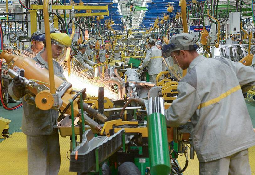 AfricaViewFacts's tweet photo. Morocco 🇲🇦 is the leading automotive manufacturing hub in Africa.

Main reason for Morocco's success in the automotive industy are its numerous free trade agreements such as with the US 🇺🇸 and UAE 🇦🇪, its location to European markets, as well as large foreign investments. https://t.co/4cdNPnG7iS