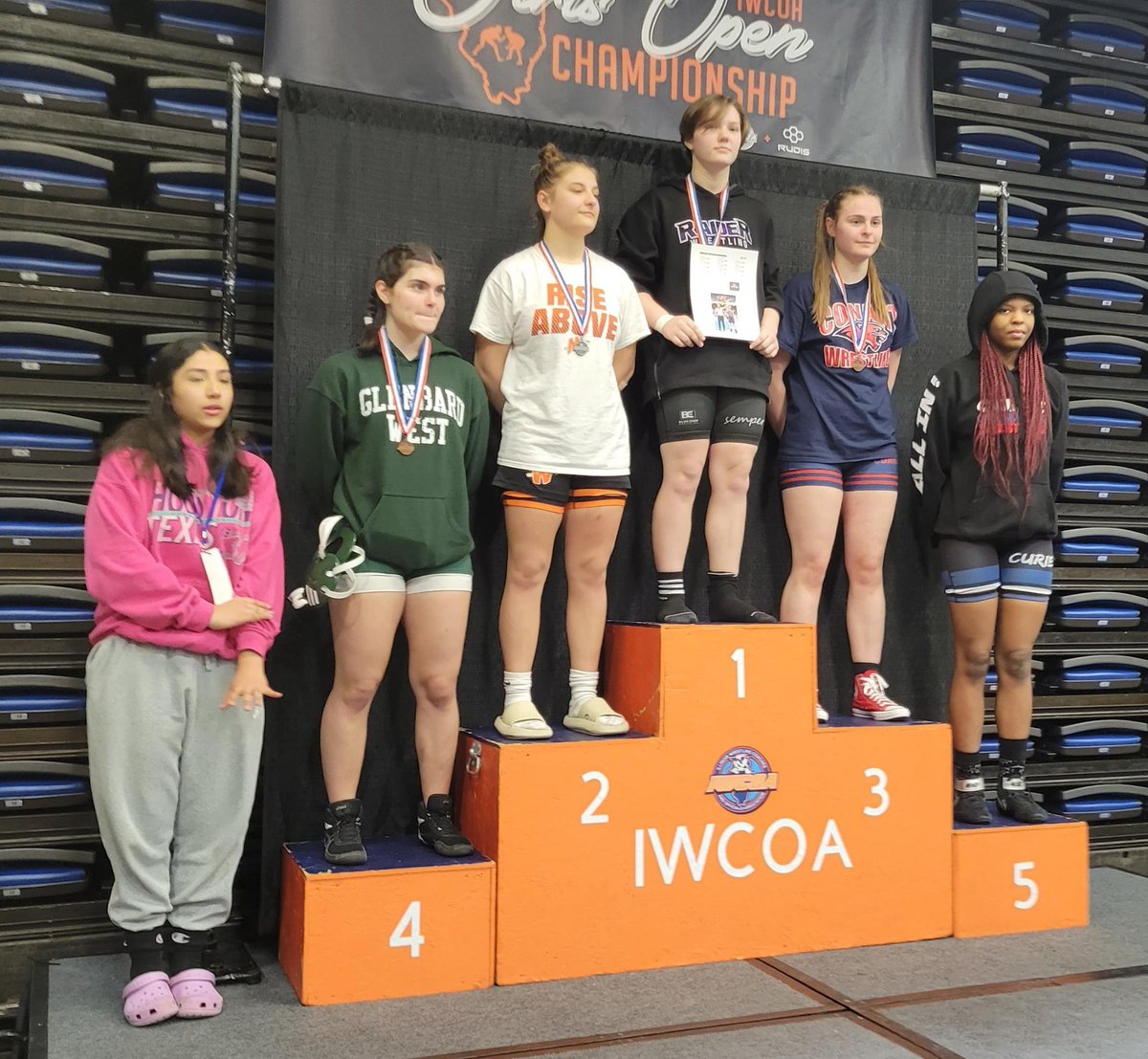 Minooka_GirlsWr's tweet photo. IWCOA open update:

Lanie Cecala finishes in 2nd at 140.   

Lanie is a talented first year Senior that is looking to continue her wrestling career in college. 

Recruitment window is open for @LanieCecala https://t.co/iLw7wcuGaV