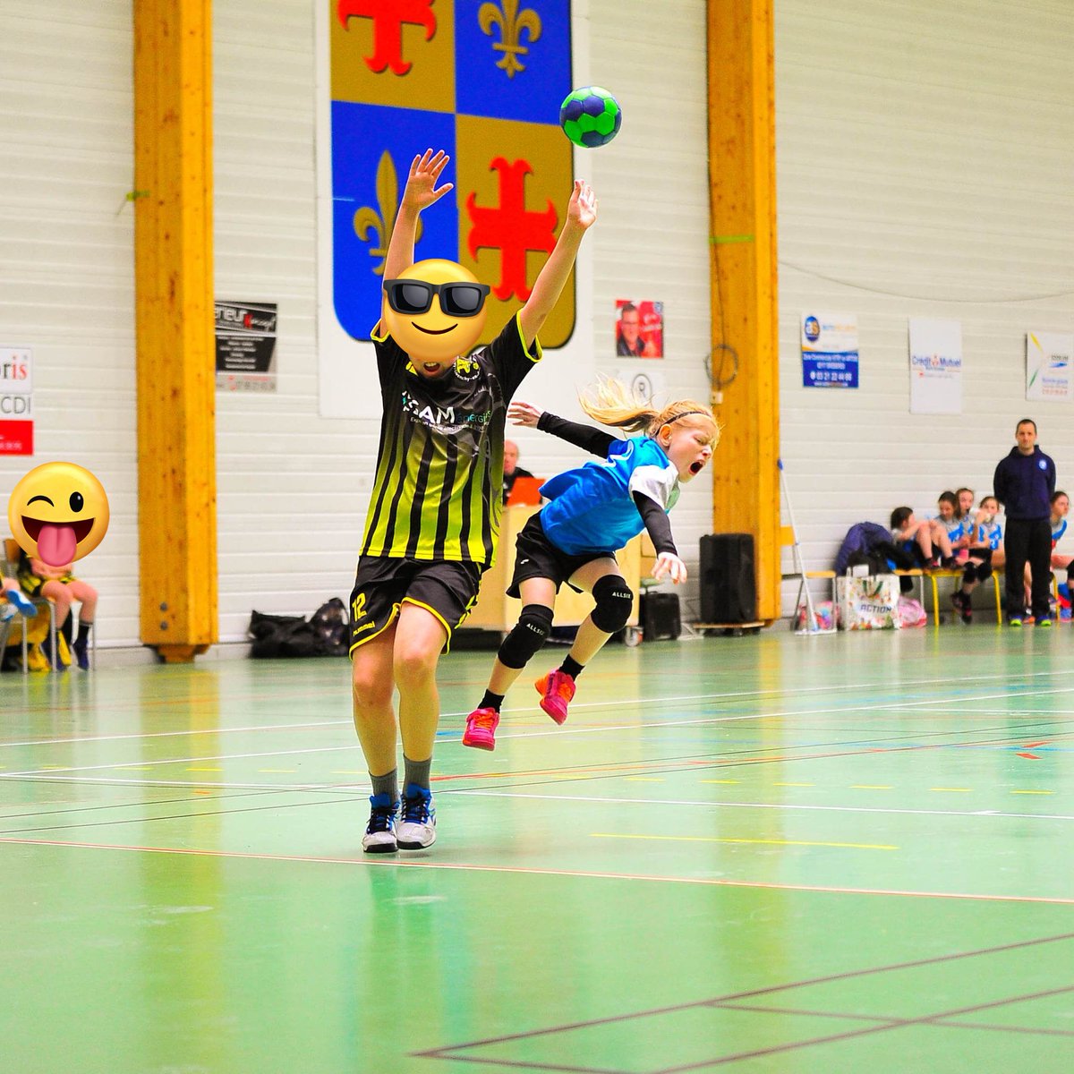 Nikiroux's tweet photo. La salle à ce moment là
- Oooooooohhhhhhhhhh !!!!
#Handball #HBVS https://t.co/kpbQMTNL4t