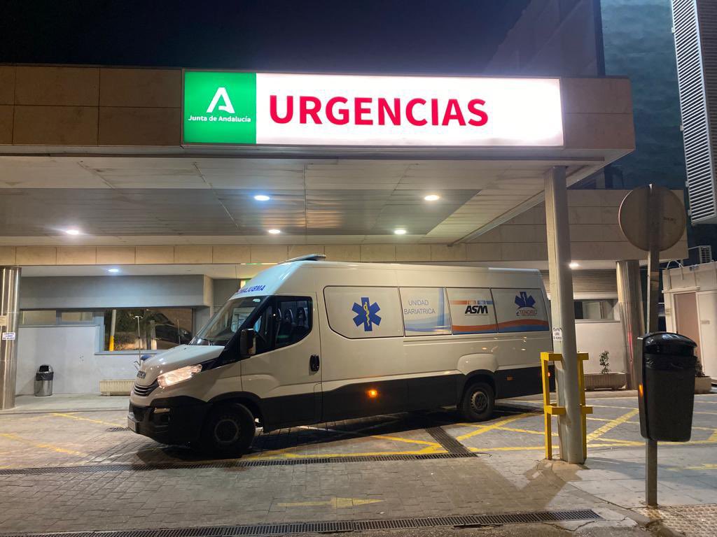 asm_malaga's tweet photo. Las ambulancias bariátricas garantiza el transporte sanitario de personas con medidas superiores a la media y con sobrepeso, tanto el urgente como el convencional. Este es la ambulancia bariátrica de  @asm_malaga https://t.co/T7r9UJl74H